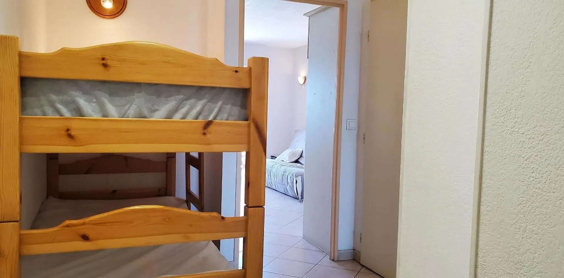 Le Capitole Vue Mer Studio Cabine 27M2 Les Pieds Dans Leau 2 Adultes 2 Enfants Clim Et Garage Frejus 0*,
